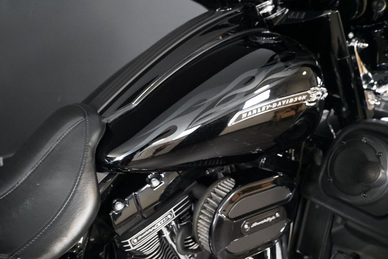 Harley-Davidson CVO Street Glide bild 8