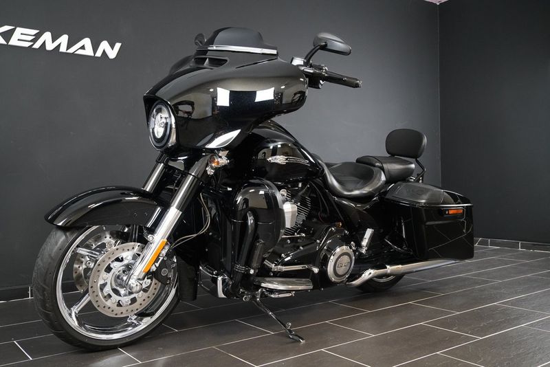 Harley-Davidson CVO Street Glide bild 2