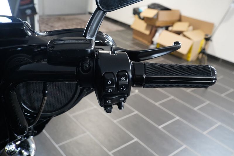 Harley-Davidson CVO Street Glide bild 13