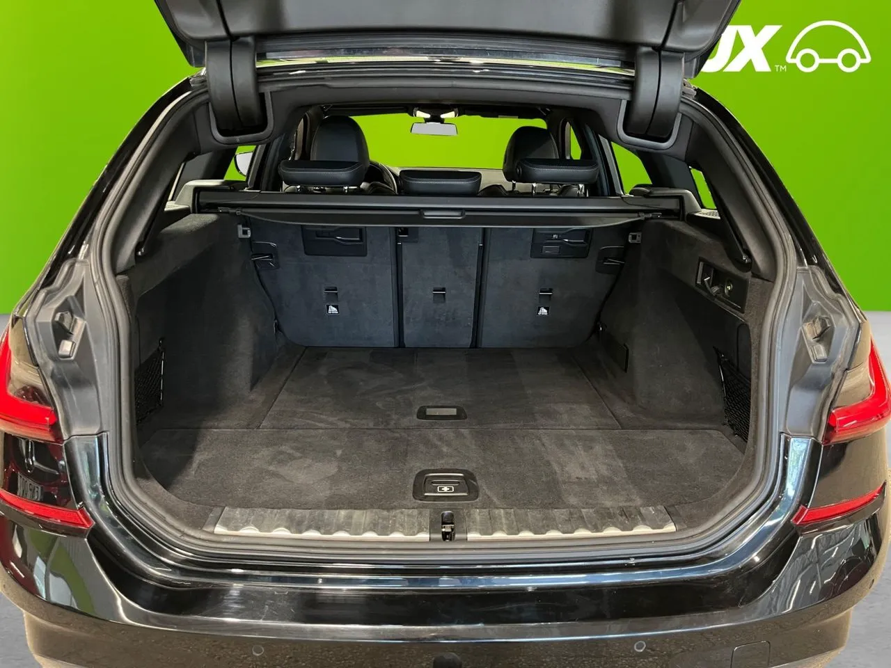 Vehicle image 14