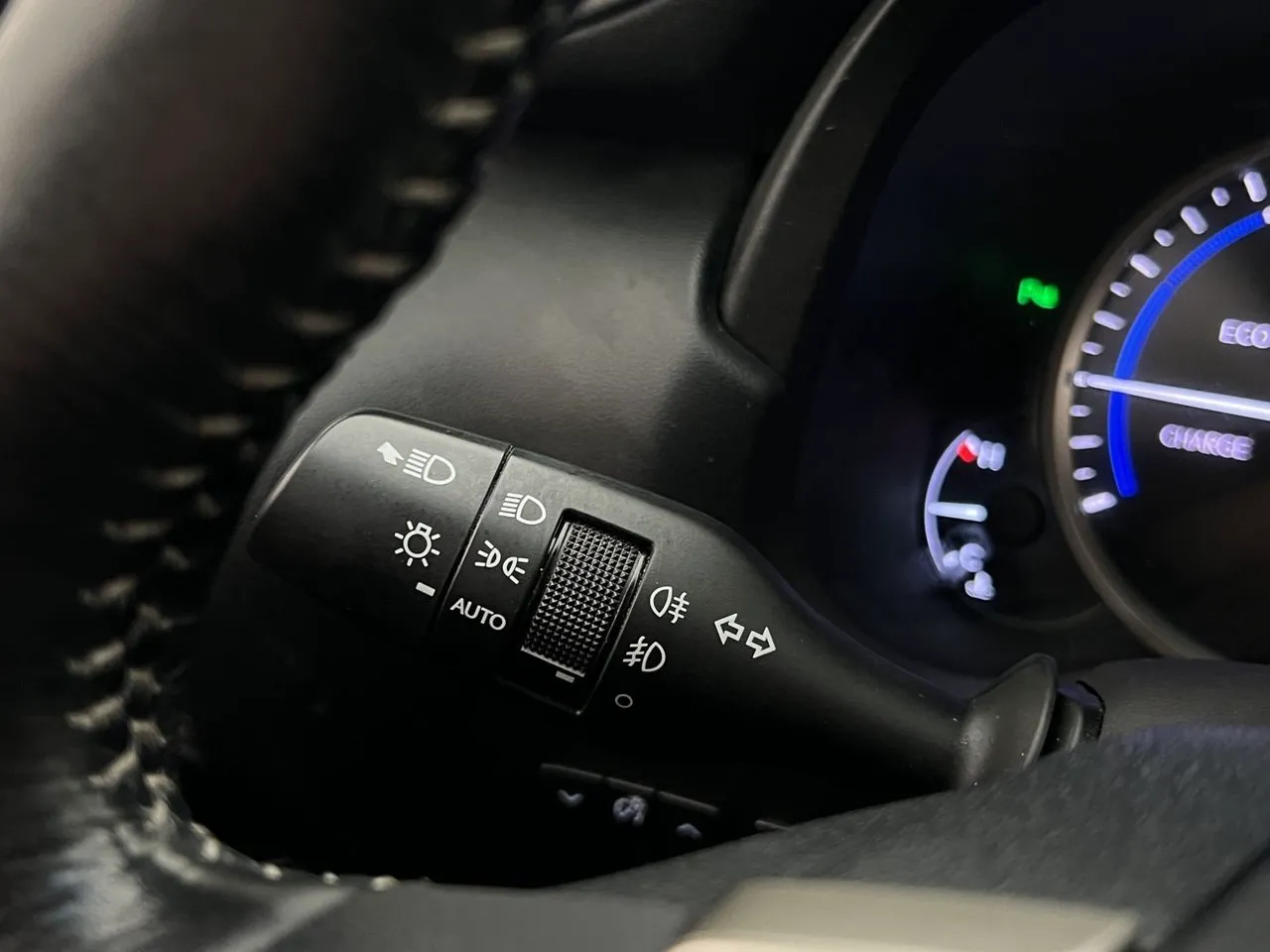 Vehicle image 30
