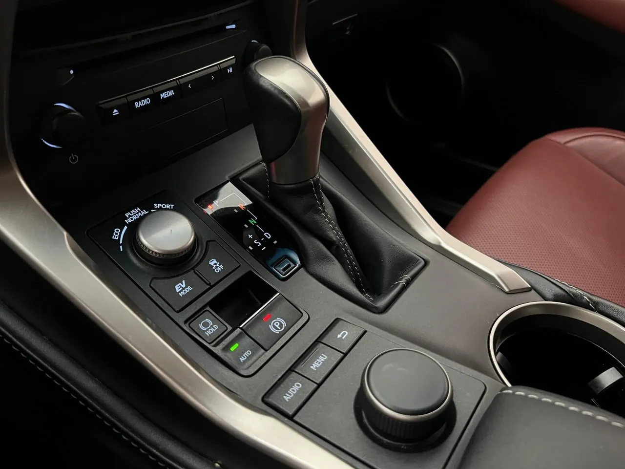 Vehicle image 24
