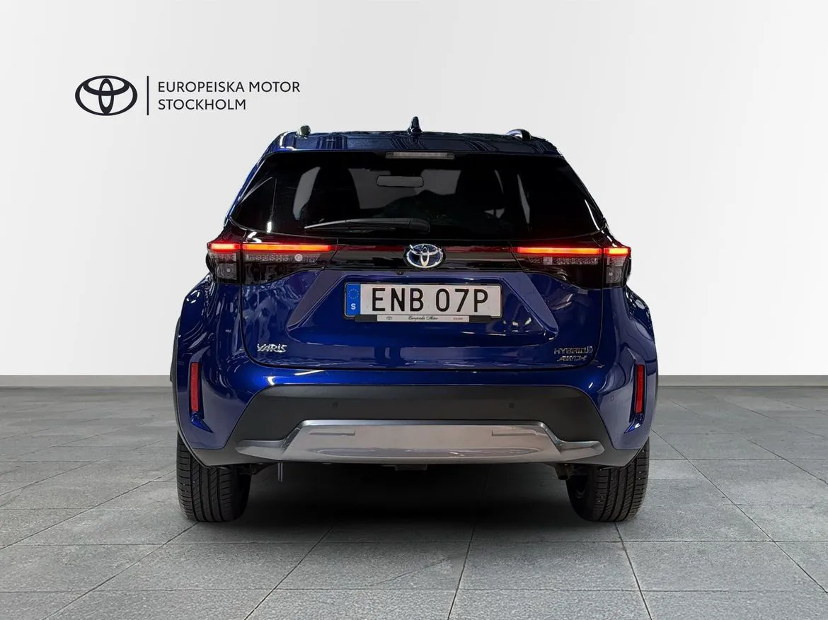 Vehicle image 11