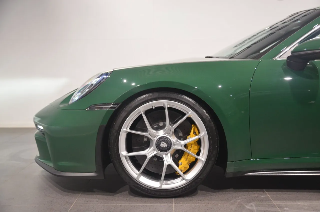 Vehicle image 21