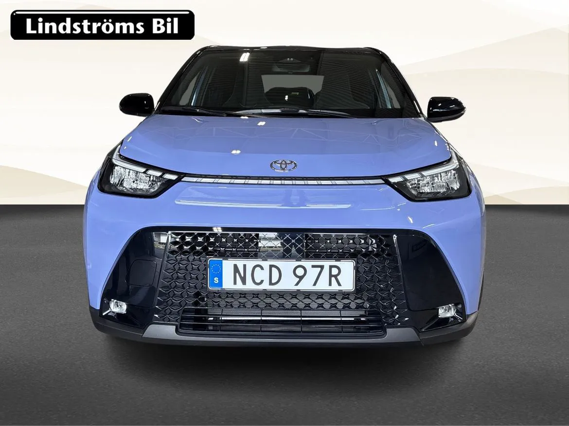 Vehicle image 8