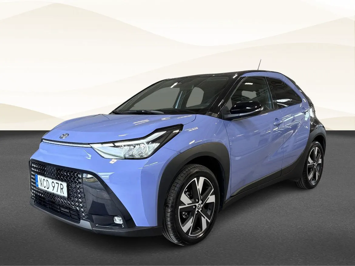 Vehicle image 18