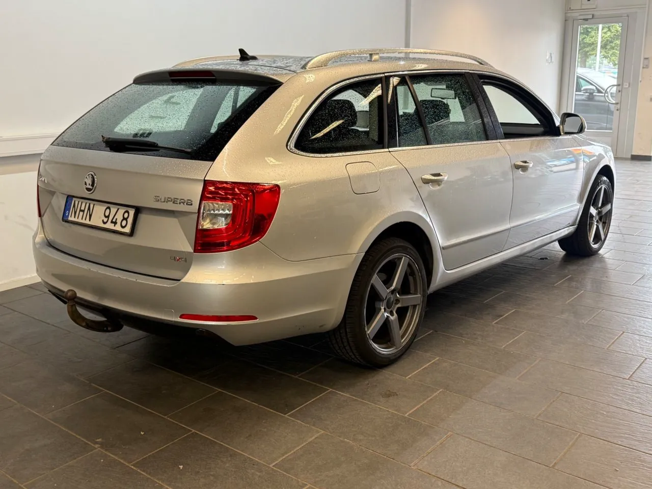 Vehicle image 7