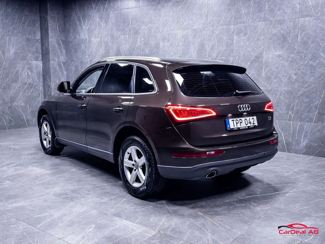 Vehicle image 4