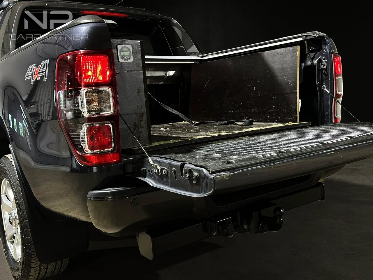 Vehicle image 6