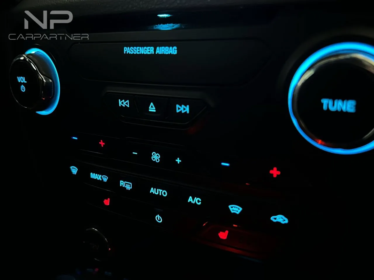 Vehicle image 16