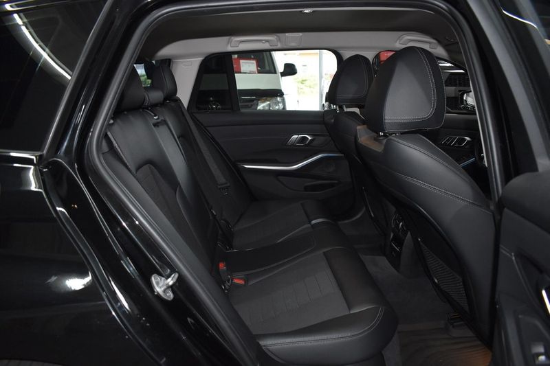 BMW 330 bild 10
