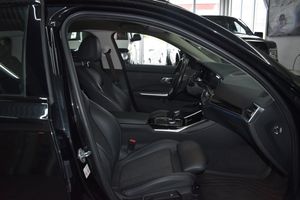 BMW 330 bild 9