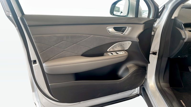 MG S6 EV bild 11