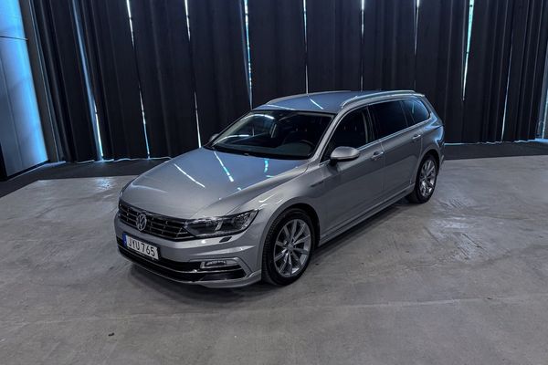 Volkswagen Passat 4Motion|GT|R-line|Cockpit|Läder|Drag|Kam - 2018