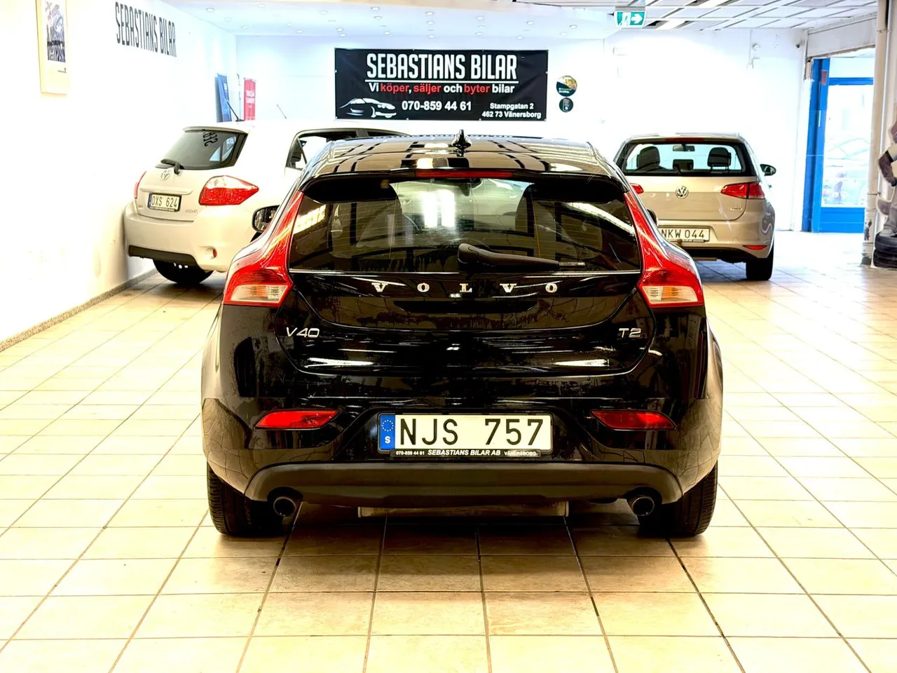 Vehicle image 3