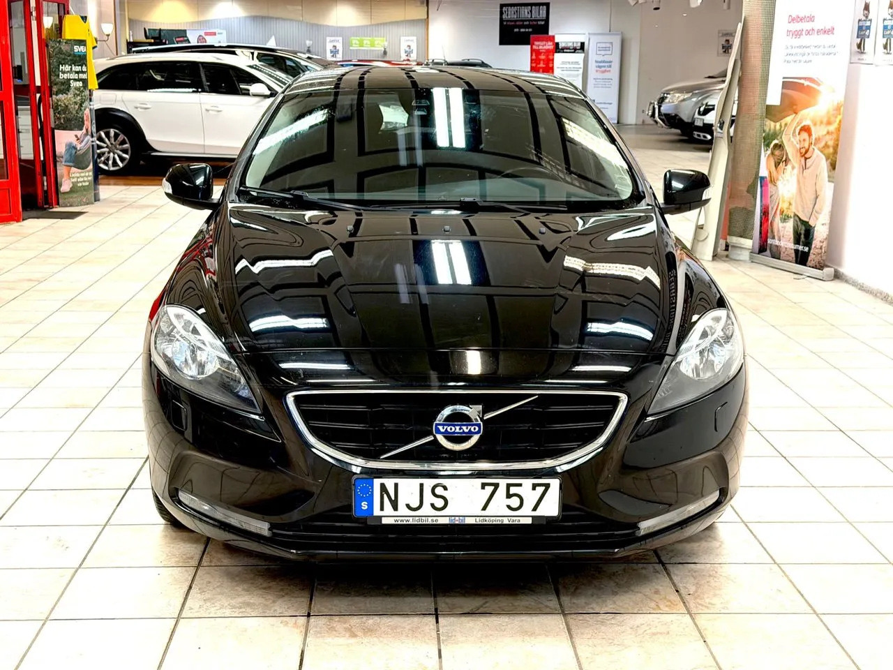 Vehicle image 6