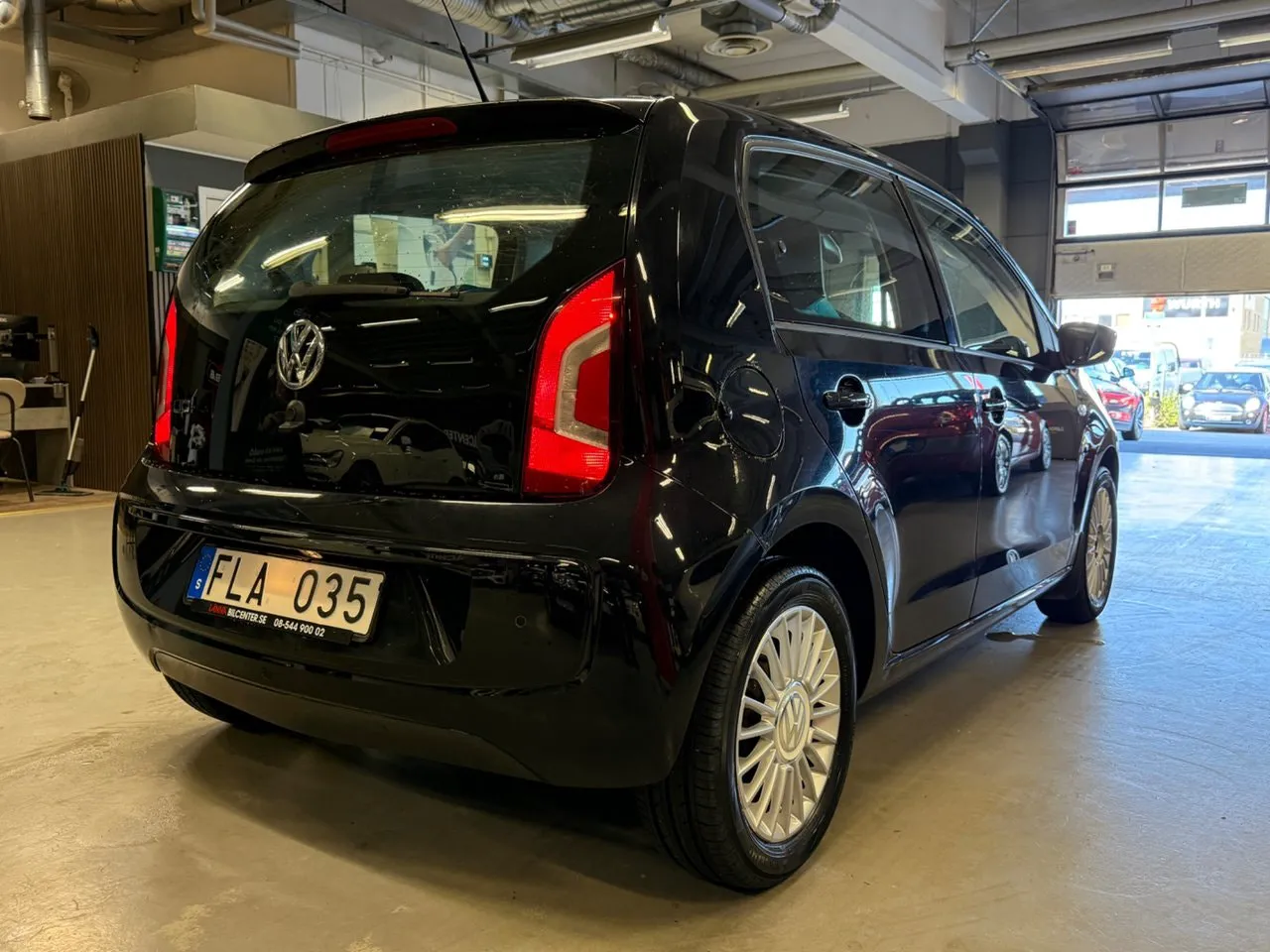 Vehicle image 8