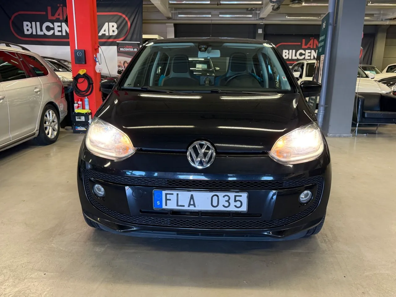 Vehicle image 4