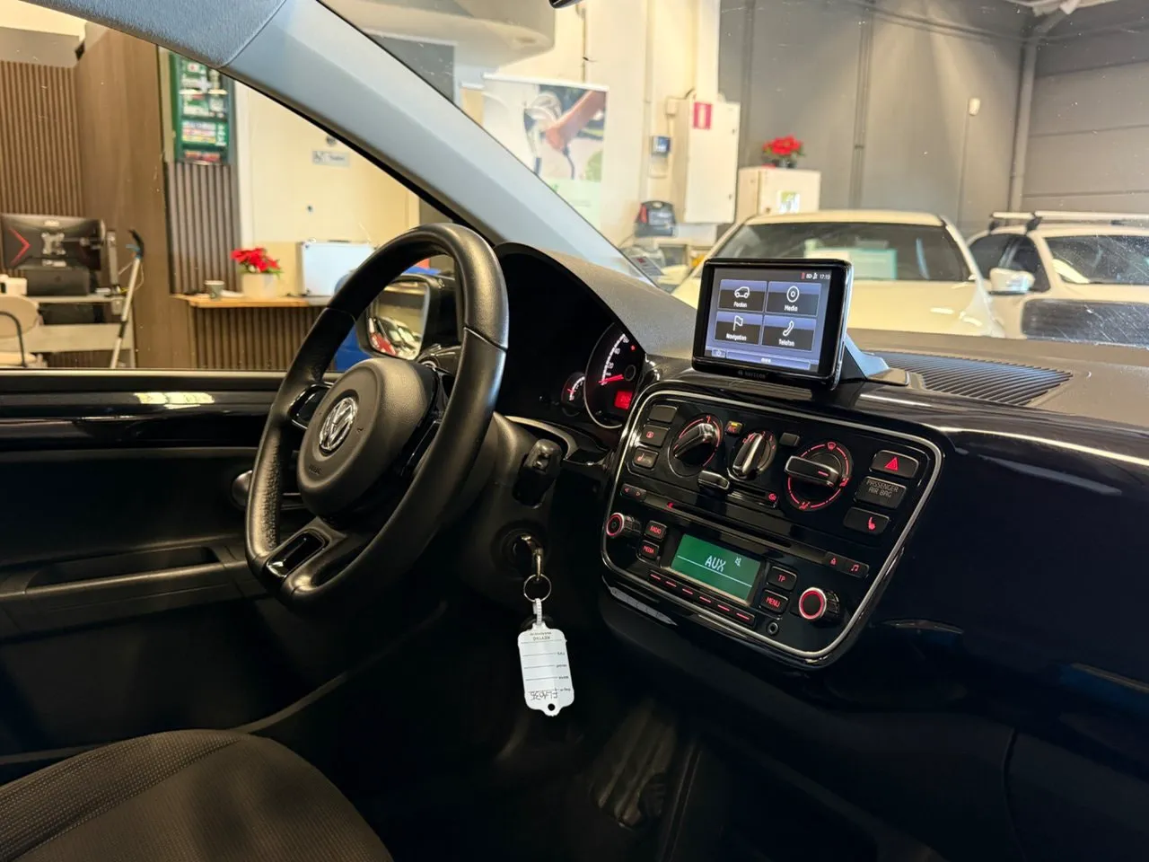 Vehicle image 18