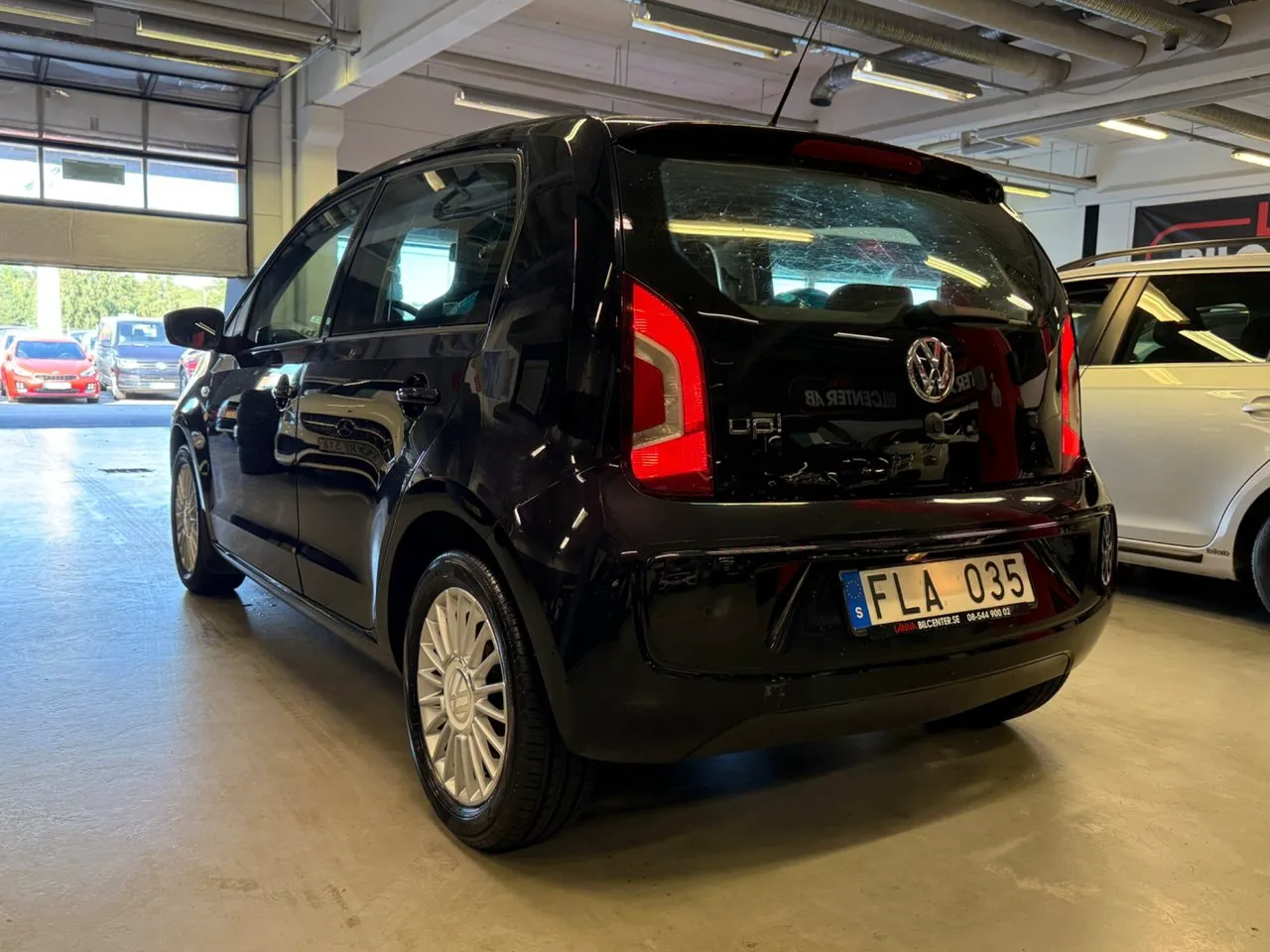 Vehicle image 6