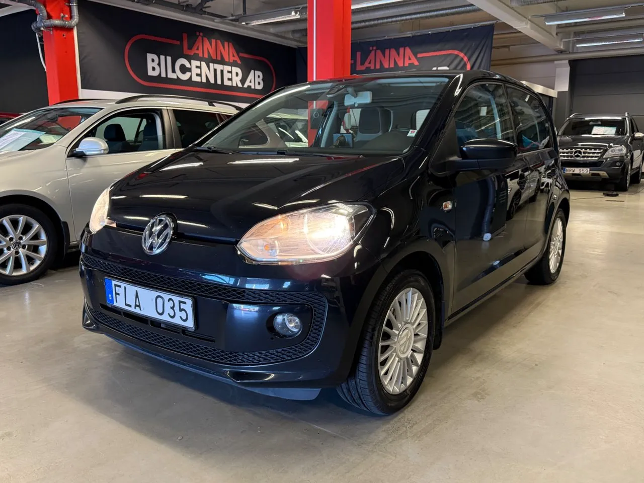 Vehicle image 5