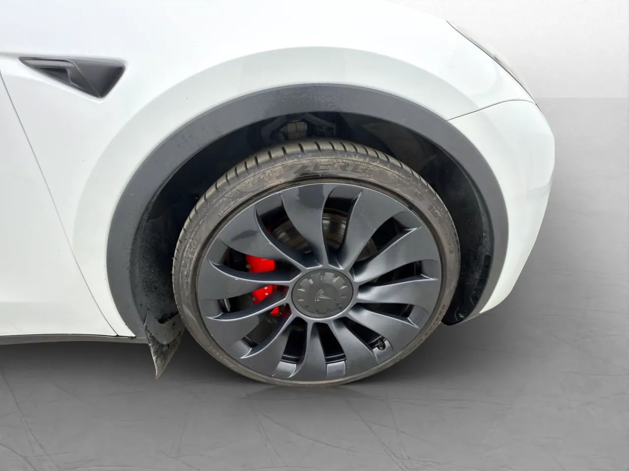 Vehicle image 32
