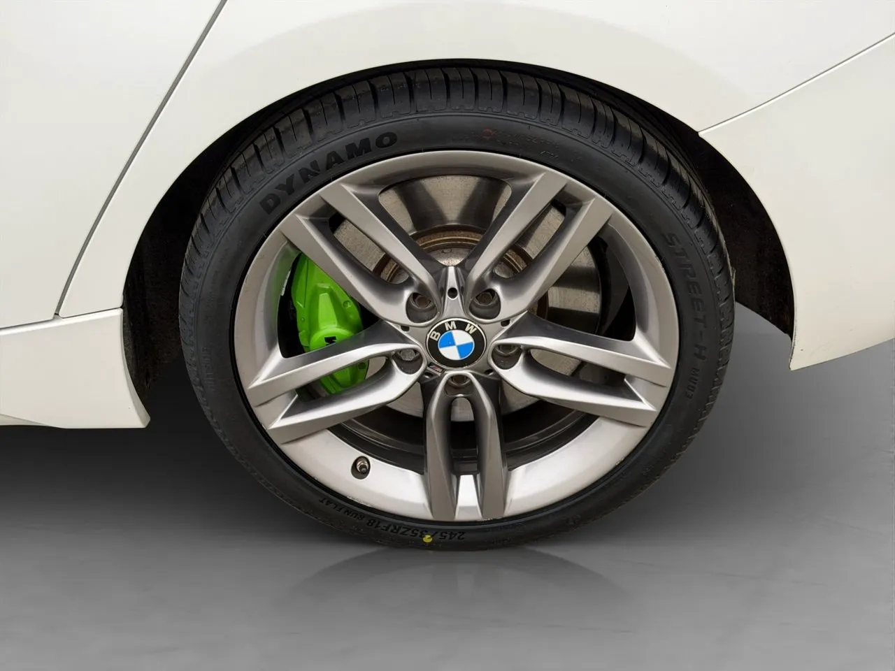 Vehicle image 30