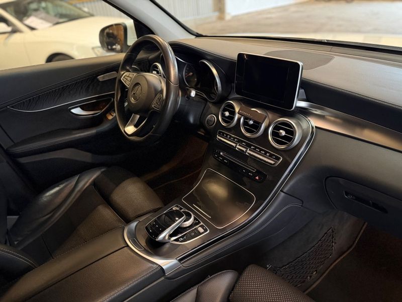 Mercedes GLC220 bild 16