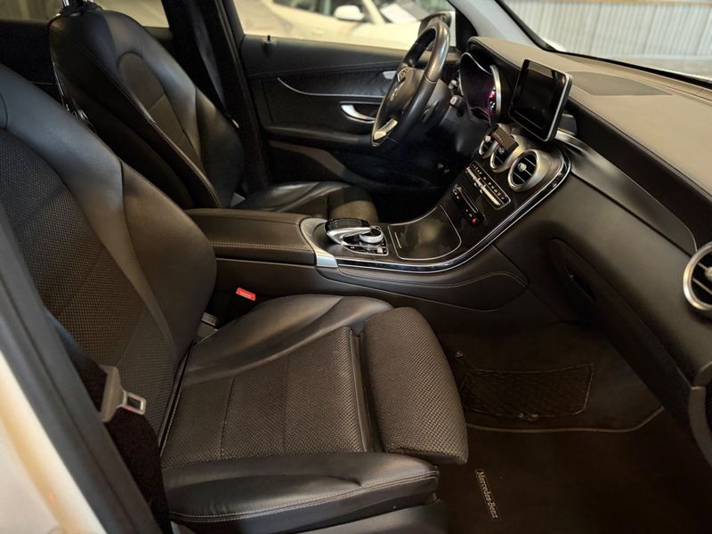 Mercedes GLC220 bild 15