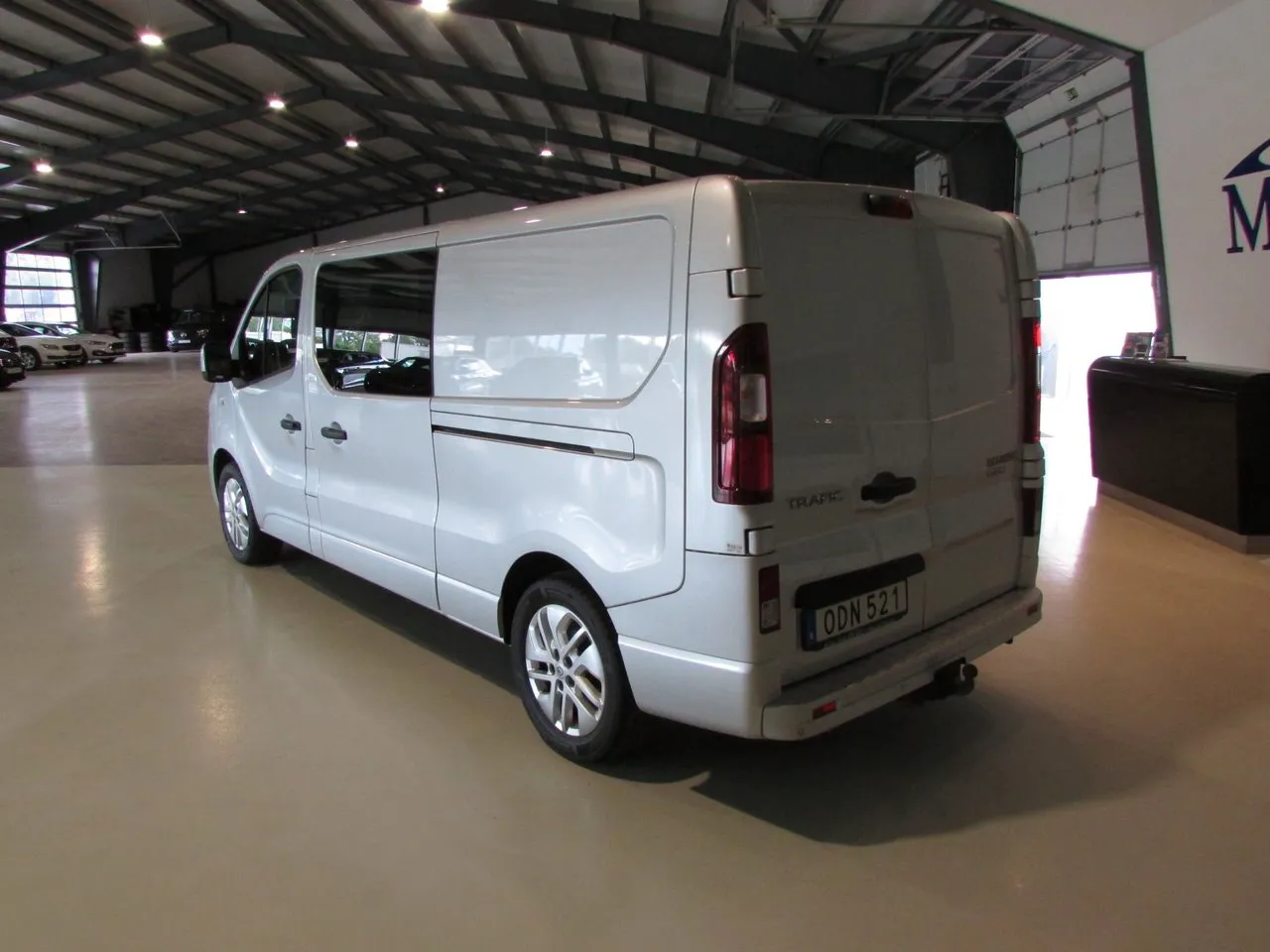 Vehicle image 6