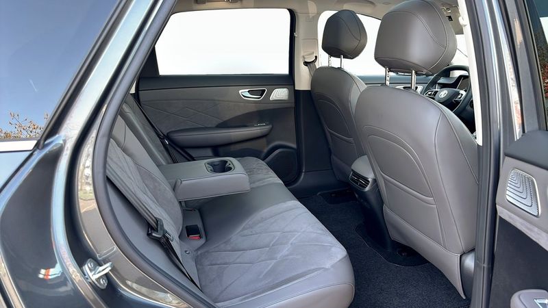 MG S6 EV bild 5
