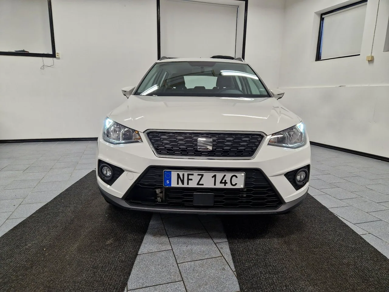 Vehicle image 4