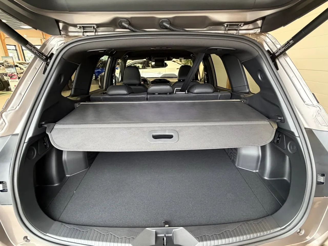 Vehicle image 14