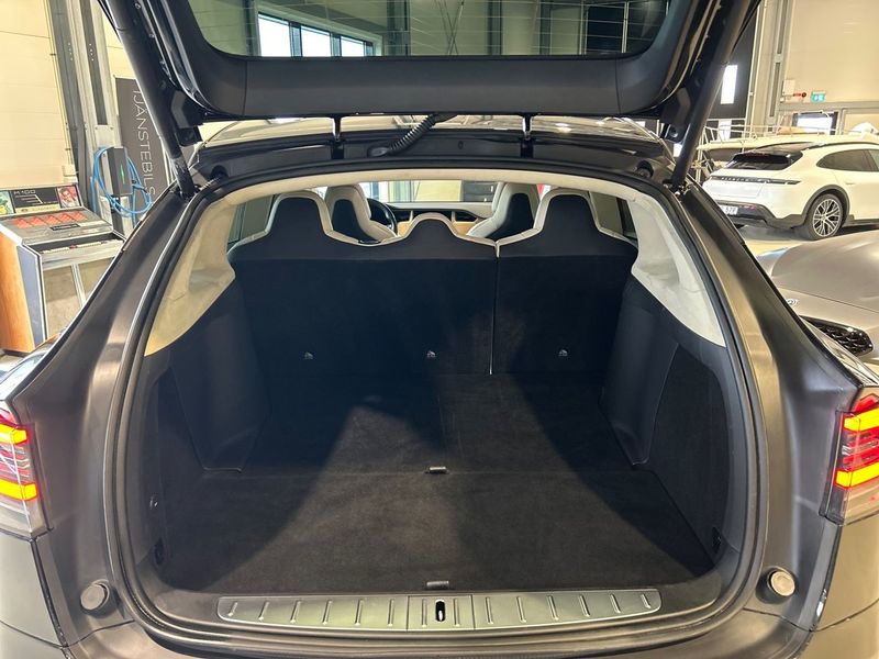 Tesla Model X bild 5