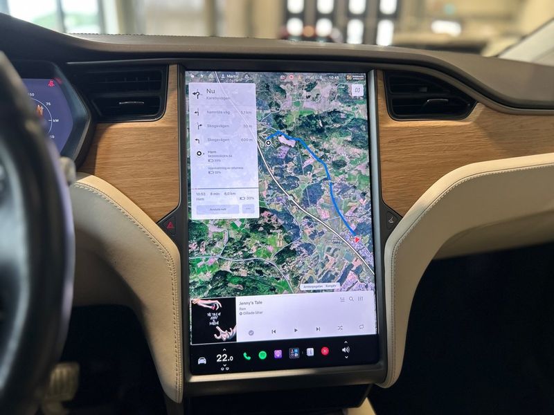 Tesla Model X bild 12