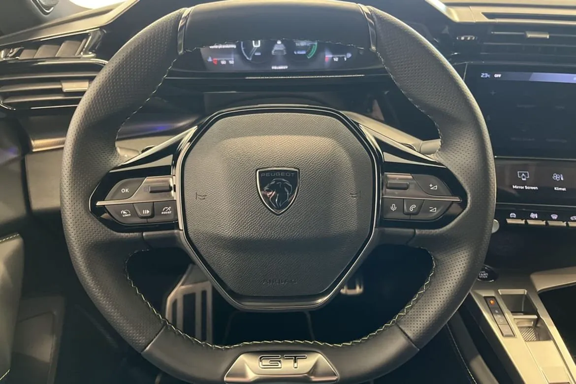 Vehicle image 21