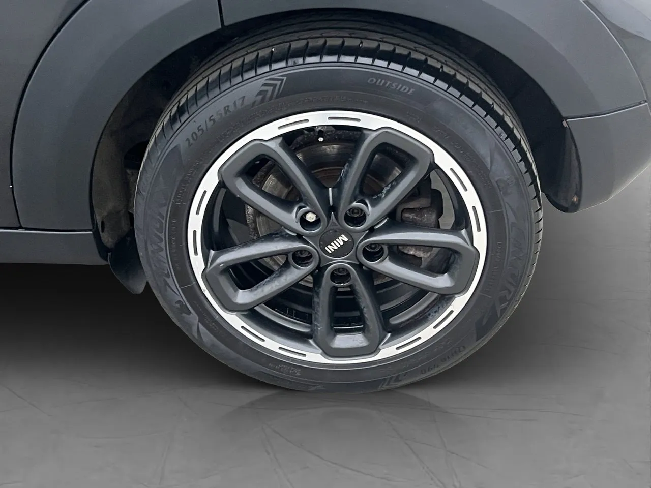 Vehicle image 20