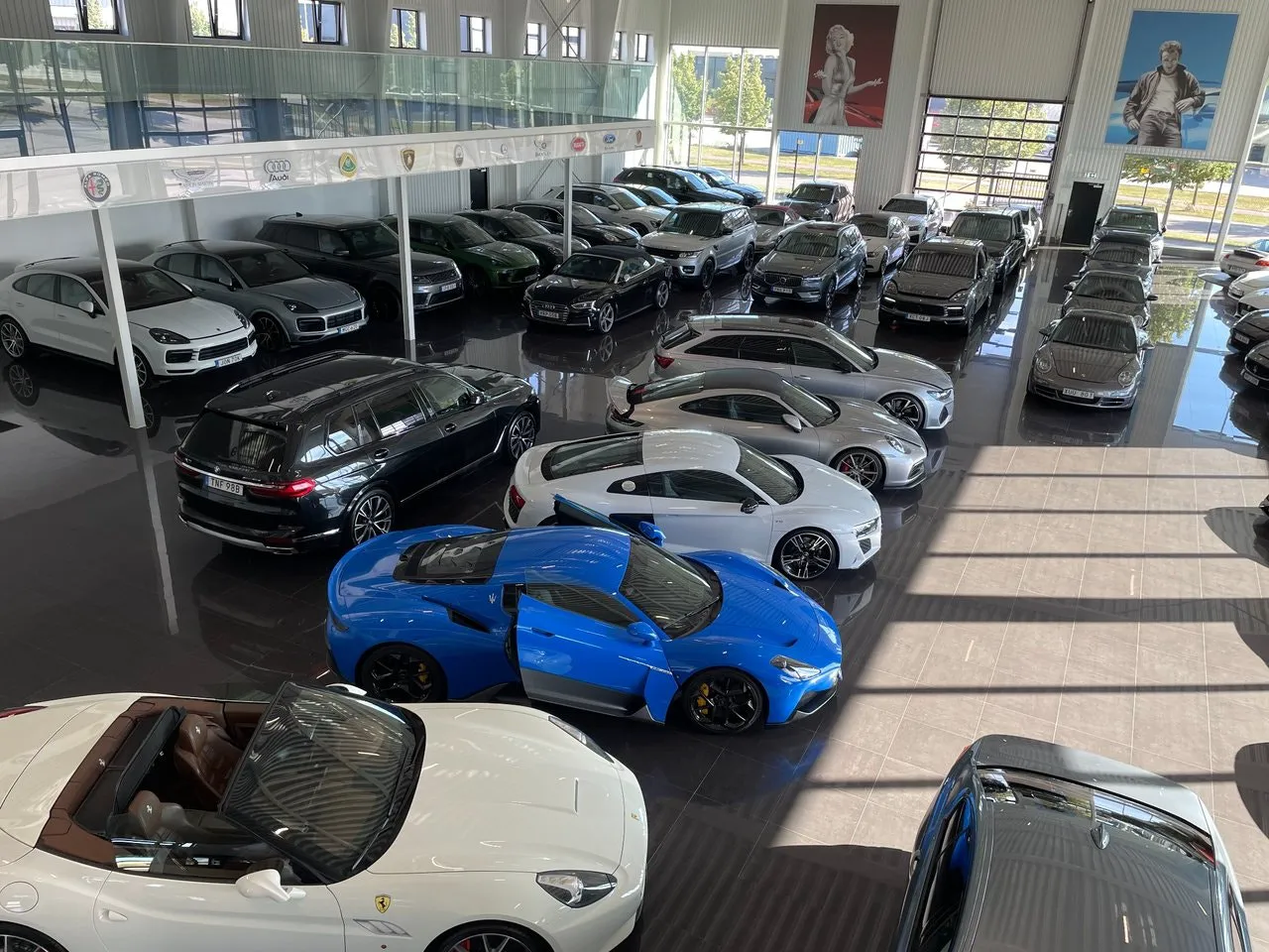 Vehicle image 6