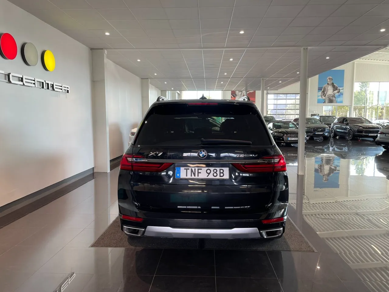 Vehicle image 7
