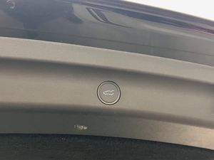 Tesla Model Y bild 25