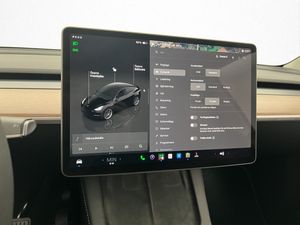 Tesla Model Y bild 16