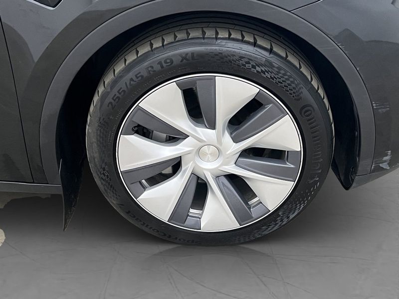Tesla Model Y bild 33