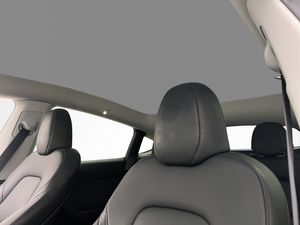 Tesla Model Y bild 11