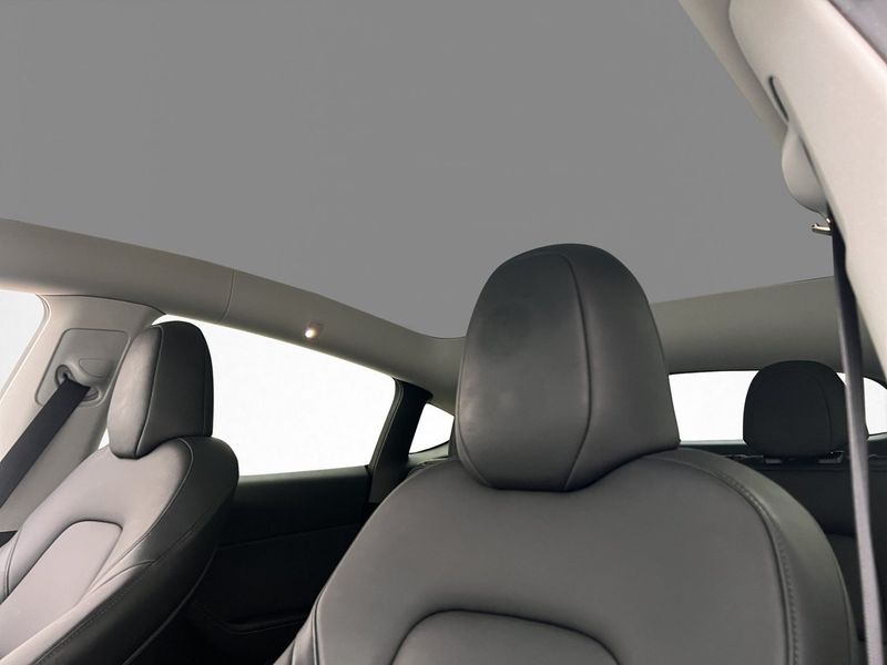 Tesla Model Y bild 11