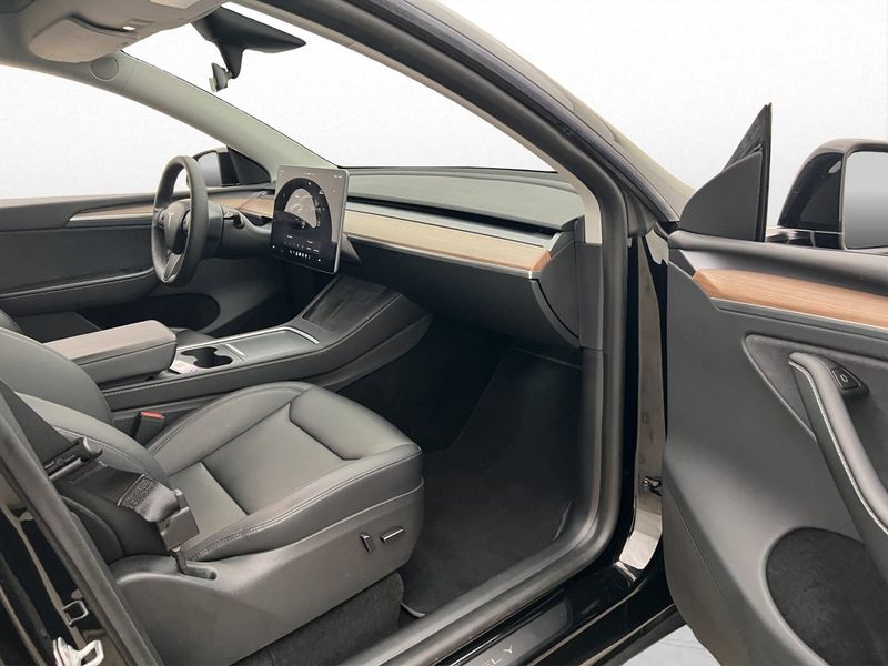 Tesla Model Y bild 22