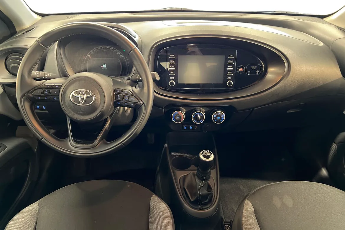 Vehicle image 7