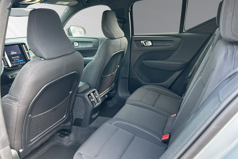 Volvo EX40 bild 8