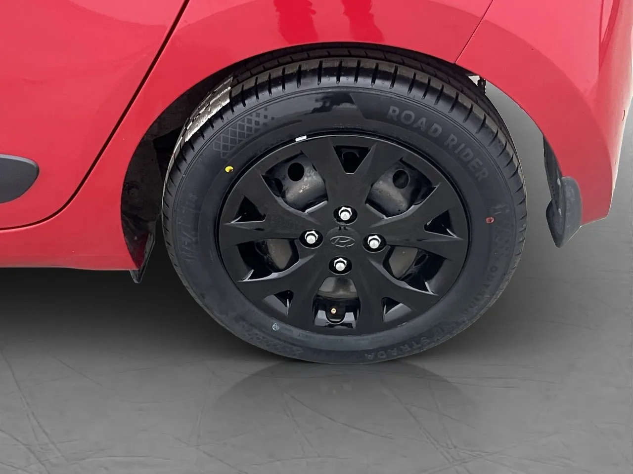 Vehicle image 21