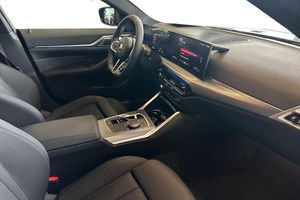 BMW i4 bild 11