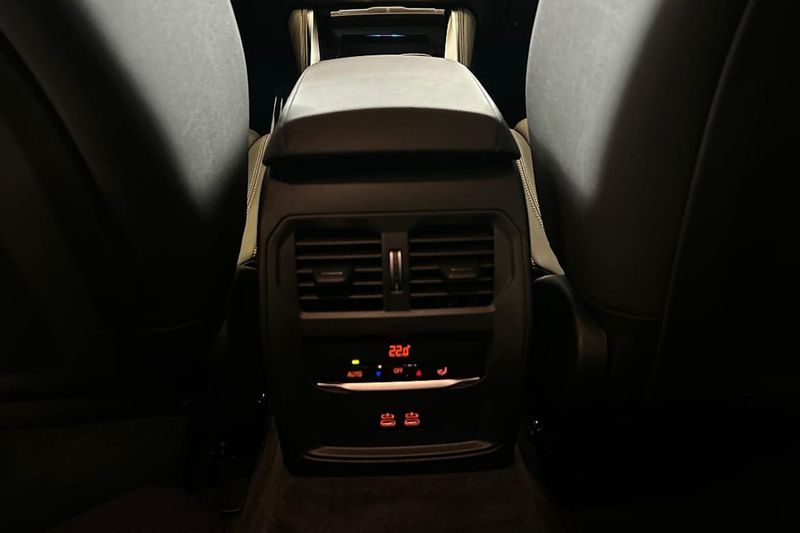 BMW i4 bild 21